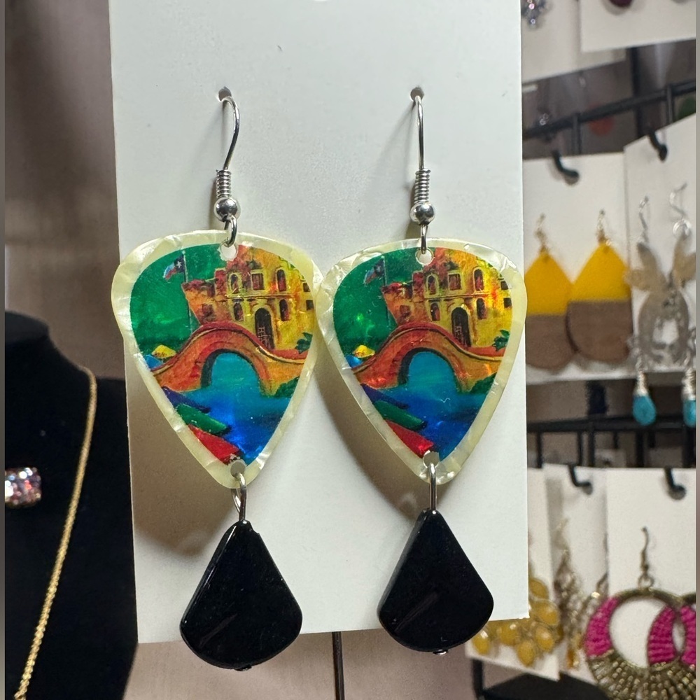 Unique Guitar Pick Bridge Design Earrings